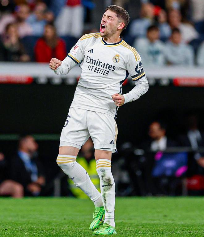 C罗跨越近 C罗跨越近