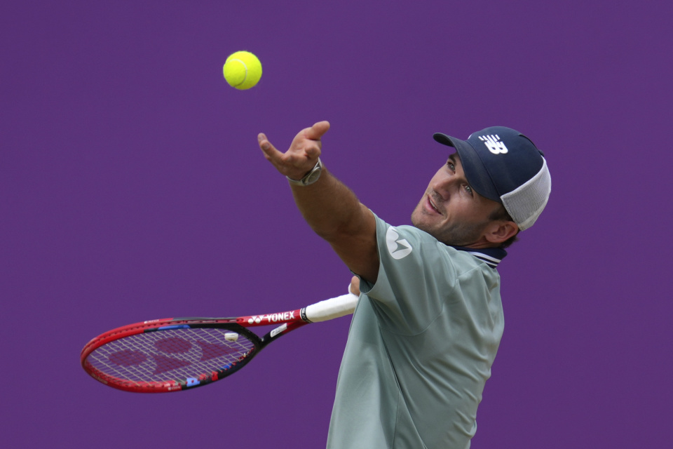 动诠释了何 动诠释了何